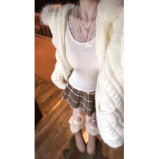 批发白色毛领连帽针织毛衣外套女秋冬季加厚慵懒外套背心半身裙三件套