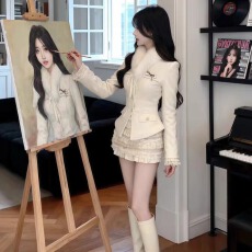 秋冬收腰显瘦小众设计感纯欲风辣妹西装短外套上衣+半身裙套装女