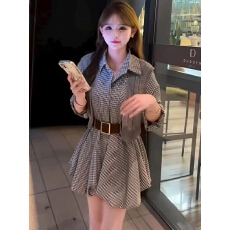 批发<b class='q'>韩</b>版设计感格纹衬衫连衣裙2025秋季新款度假<b class='q'>风</b>收腰长袖蓬蓬短裙女