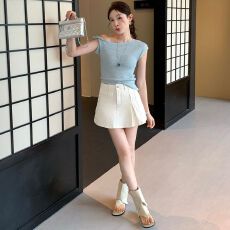 批发实拍短裙女米白色牛仔百褶弹力学院风A字