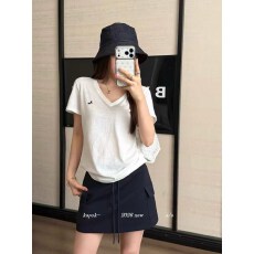 批发白色V领小马<b class='q'>短袖</b>T恤女夏修身上衣+包臀短款运动半裙两件套