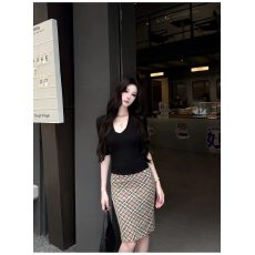 批发夏季<b class='q'>新款</b>时尚黑色上衣+风格纹半身裙<b class='q'>女</b>夏季复古设计感A字裙套装