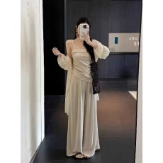 批发新款<b class='q'>韩版</b>气质显瘦薄款防晒衣+不规则吊带+松紧腰休闲裤3件套
