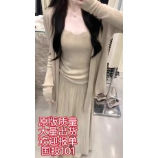 批发早秋独特超好看小香风高级感穿搭杏色<b class='q'>针织</b>开衫吊带半身裙三件<b class='q'>套装</b>