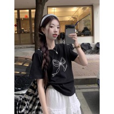 蝴蝶结印花黑色正肩短袖T恤女夏季2025新款休闲百搭宽松显瘦上衣