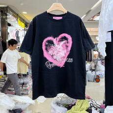 批发百搭休闲<b class='q'>短袖</b>大版<b class='q'>T</b><b class='q'>恤</b>爱心天使印花<b class='q'>短袖</b><b class='q'>T</b>恤衫女夏季2025年新款宽松