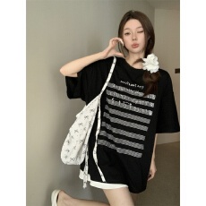 批发甜酷简约琴谱印花圆领短袖T恤女夏季百搭宽松中长款上衣