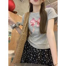蝴蝶结印花显瘦短袖T恤女装夏季新款设计感时尚修身百搭圆领上衣