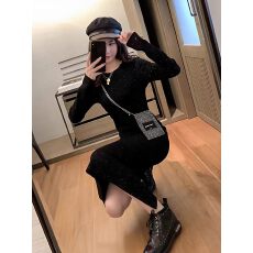 批发黑色针织<b class='q'>连衣裙</b>女2026年春秋港风打底修身收腰长款加绒开叉小黑裙