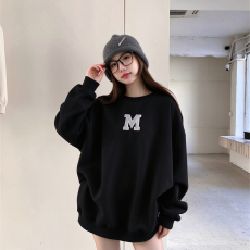 M 字母印花圆领卫衣女 2026 早秋新款宽松慵懒百搭长袖上衣