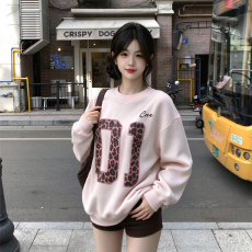 批发早秋豹纹数字 01 印花圆领卫衣女宽松休闲套头长袖上衣简约百搭款