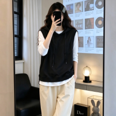 批发连帽马甲女 2026 春秋新款宽松无袖卫衣背心休闲外搭纯色显瘦马甲