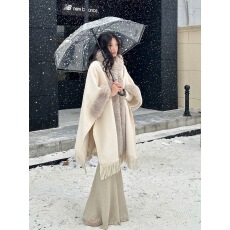 批发毛绒斗篷大衣披肩女冬季高级加厚保暖毛领新中式国风毛呢流苏外套