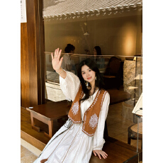 批发实拍 原创设计绣花流苏度假风马甲 大量现