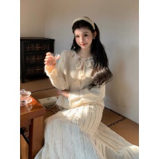 批发邓六六 韩系慵懒风立体勾花杏色针织套装女秋<b class='q'>冬</b>垂感半身裙两件套