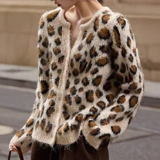 批发慵懒风豹纹<b class='q'>长袖</b>针织<b class='q'>开衫</b>软糯毛衣外套豹纹圆领<b class='q'>长袖</b>百<b class='q'>搭</b>气质针织衫