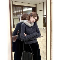 Hers新款2025冬季圣诞限定日常氛围感气质可拆卸毛毛麻花女毛衣