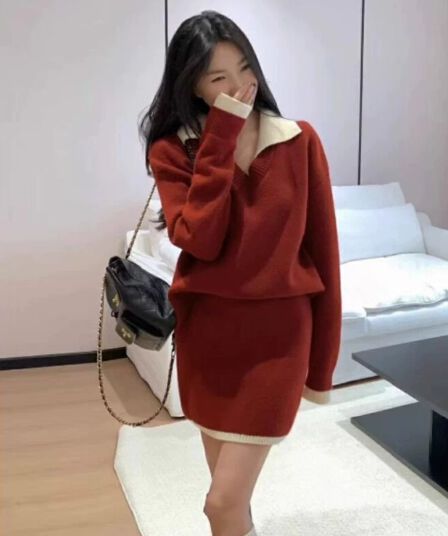 유럽 상품 패션 미니멀리즘 배색 POLO 칼라 로드 바늘 맨위 반신 치마 세트 여성 2026 새로운 착용 가져 가라. 새로운 트렌디