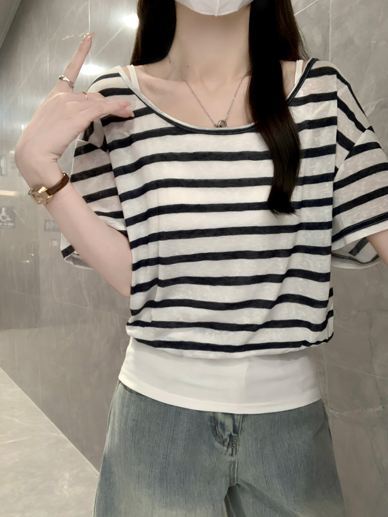 BY29262# 短袖t恤女装夏新款韩系小香风假两件条纹吊带斜肩领上衣  服裝批發女裝批發服飾貨源