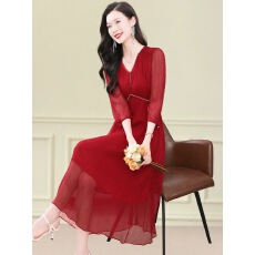 批发<b class='q'>真丝</b><b class='q'>连衣裙</b>春季2026新款优雅轻奢高腰桑蚕丝裙简单大方红色气质裙