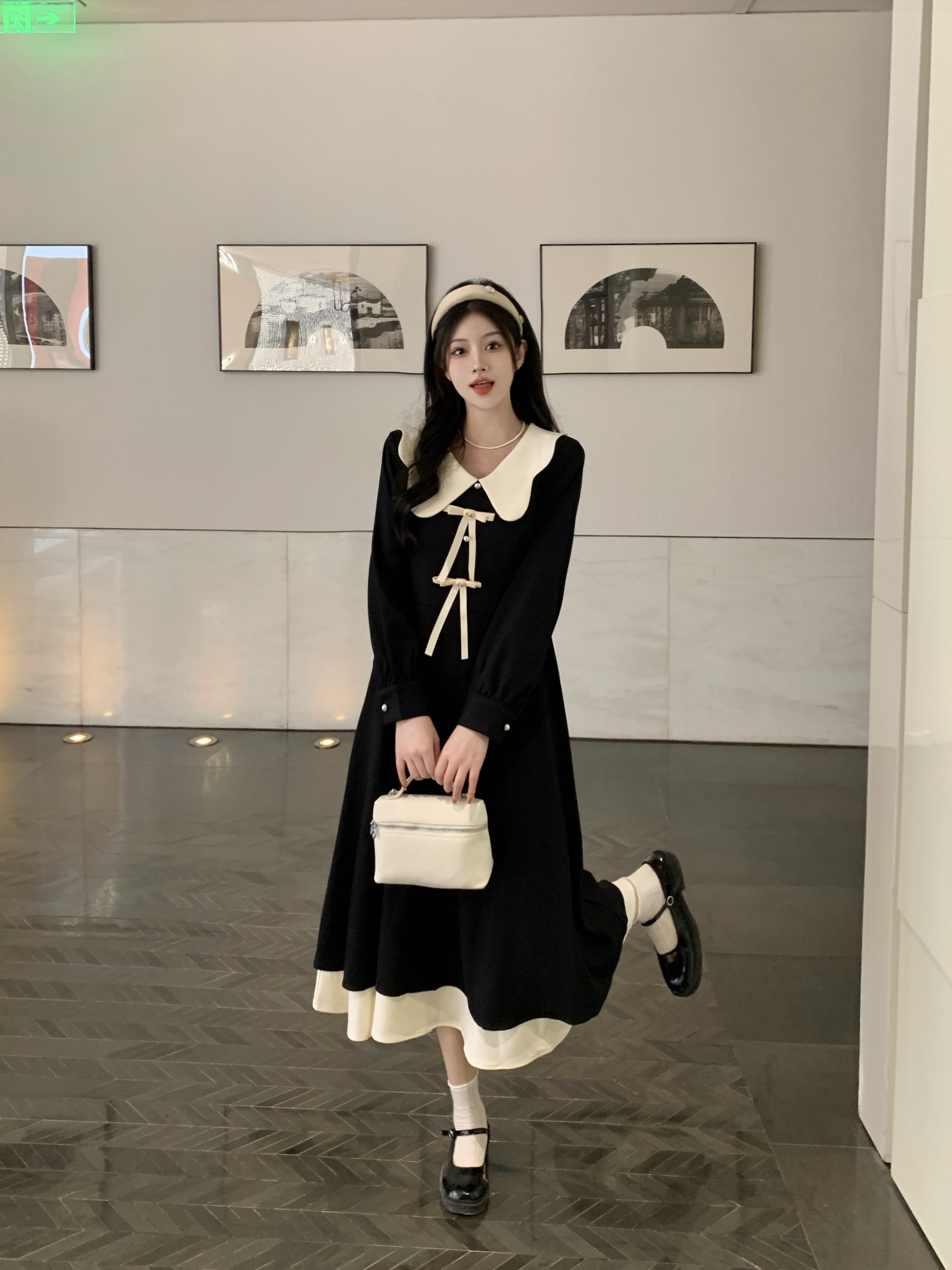 실사 빅 사이즈 여성 의류 2026 봄 새로운 프랑스식 품격 베이비 칼라 표지 고기 슬림해 보이는 긴팔 드레스