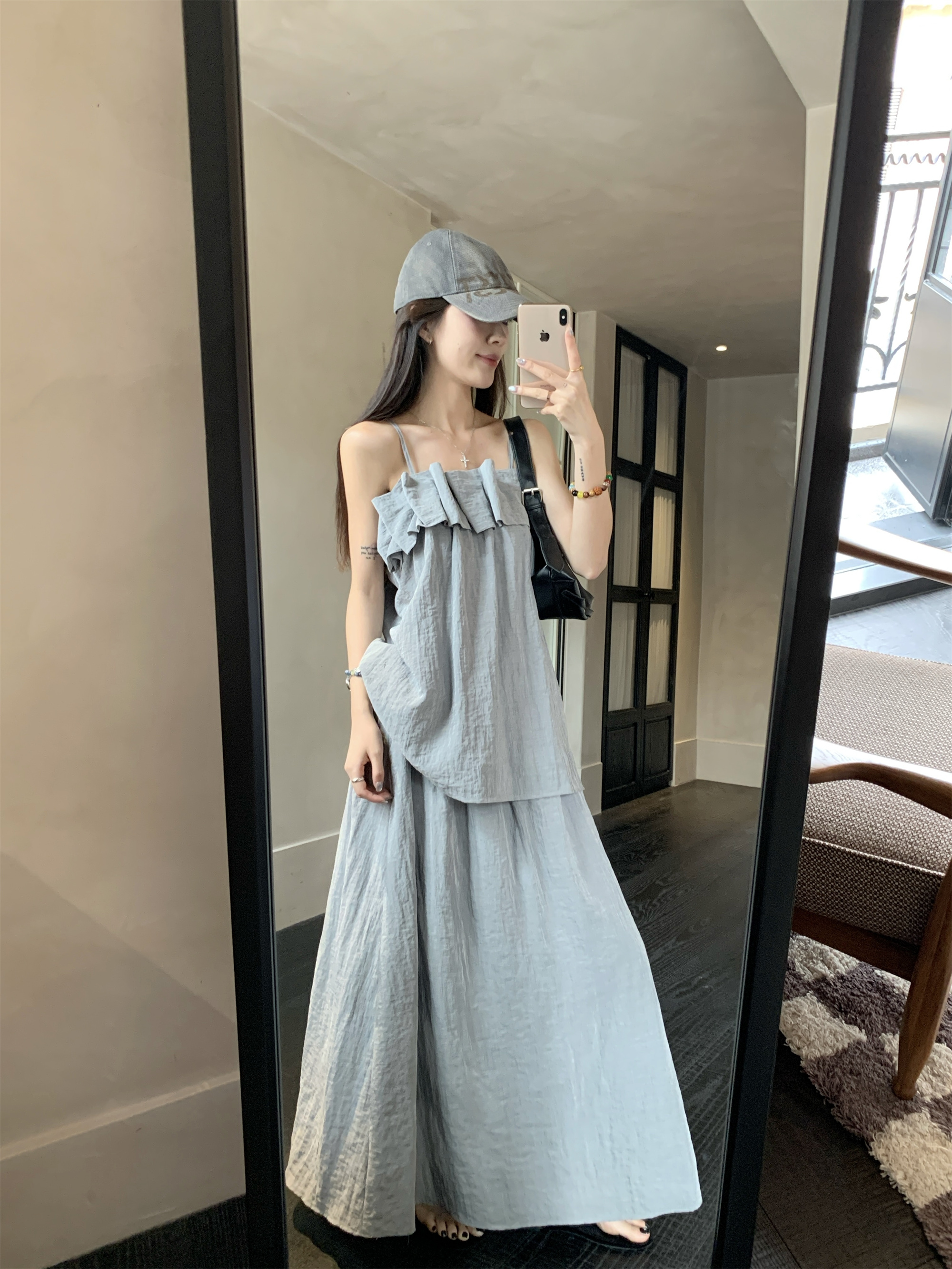 FA36991# 清冷高级感穿搭夏季一字肩吊带上衣半身裙二件套 服裝批發女裝批發服飾貨源
