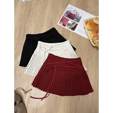 批发实拍 <b class='q'>秋</b>冬新款圣诞新年氛围感波点毛呢半身裙甜妹系带百褶a字短裙