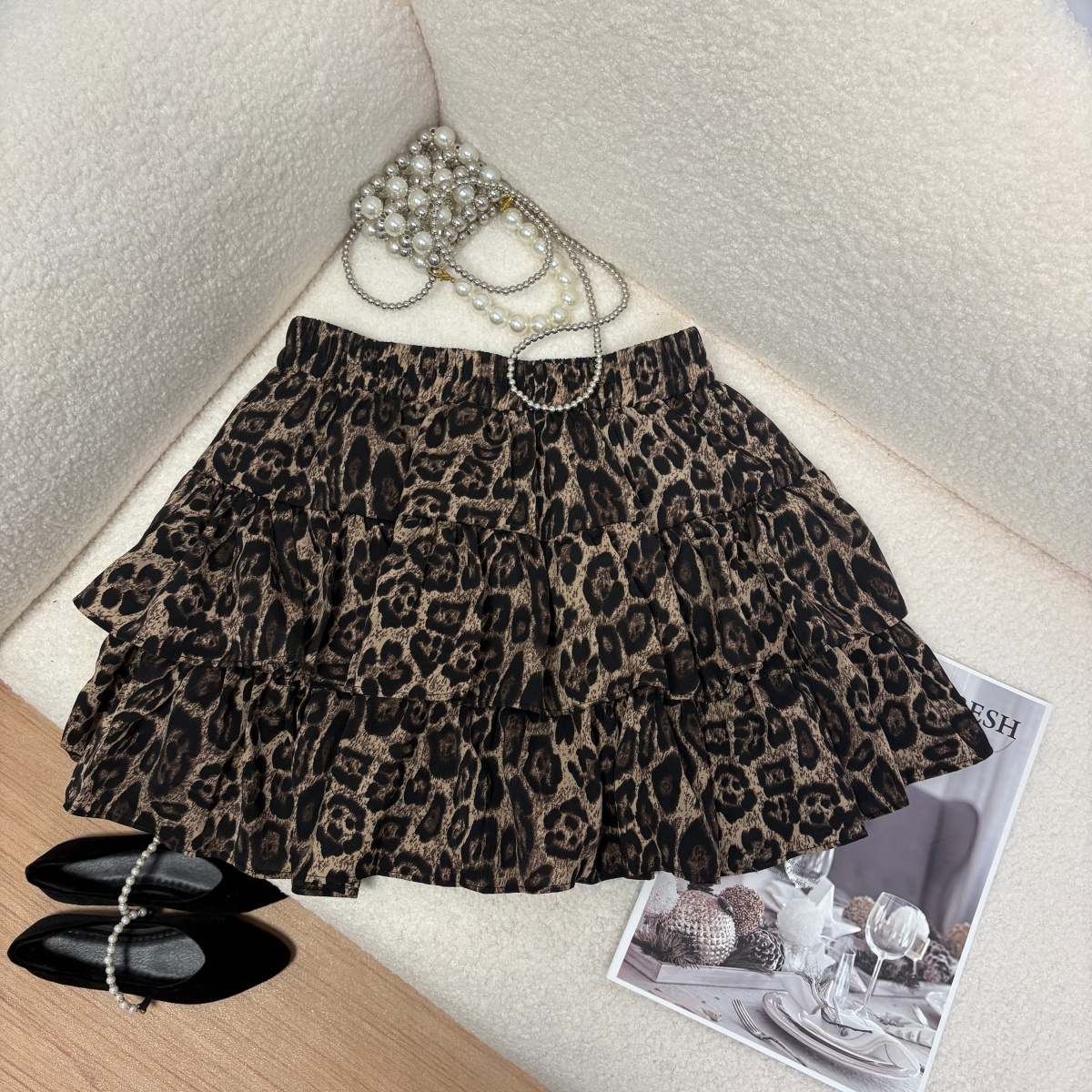 실사 봄 여름 새로운 2026 레오파드 무늬 반신 스커트 세련된 품격 연령 감소 다용도 슬림해 보이는 케이크 드레스 한 마디 미니 스커트