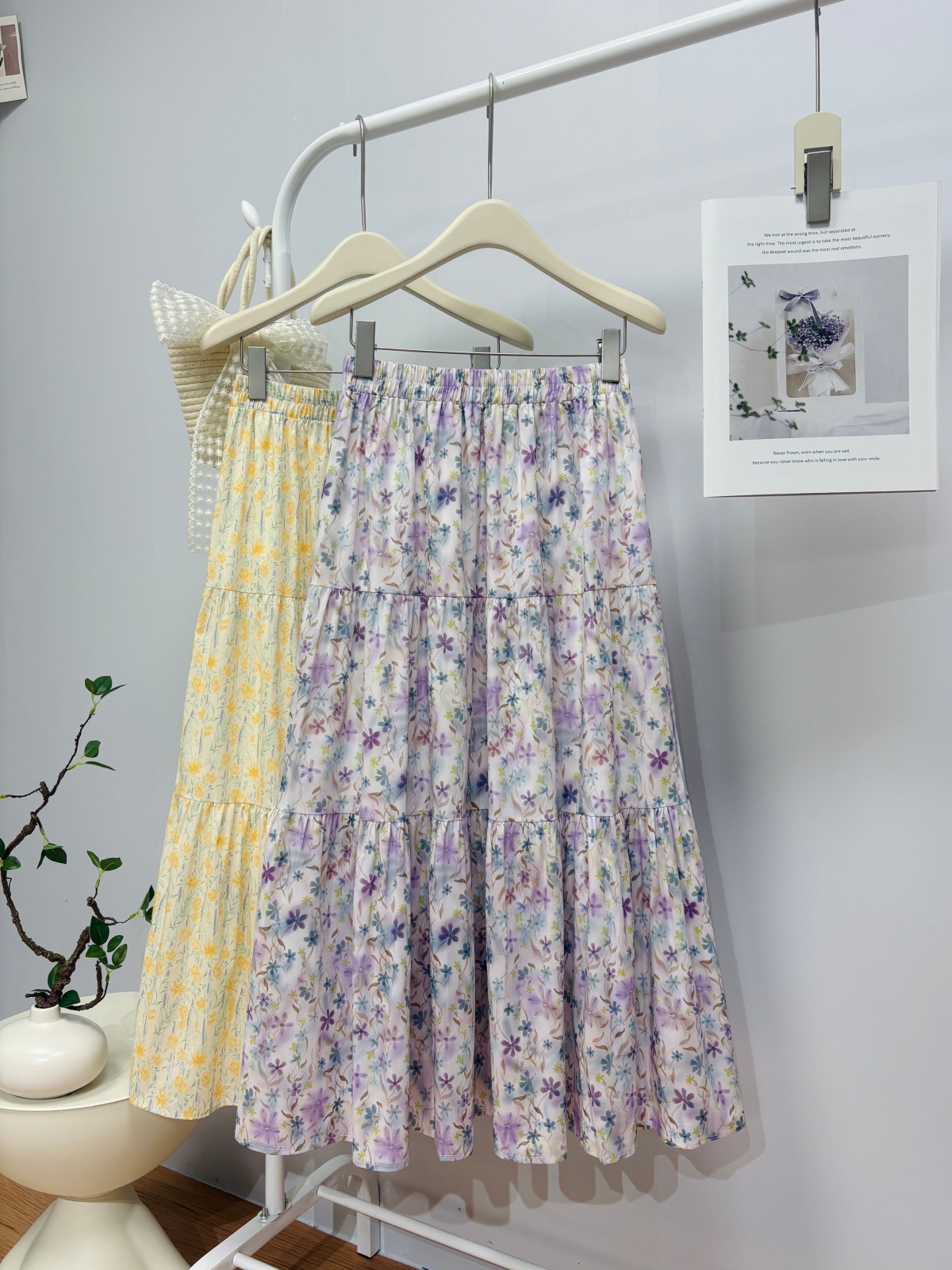 실사 봄 여름 새로운 2026 프랑스식 부드러운 바람 꽃무늬 반신 스커트 달콤함 연령 감소 한 마디 빅 플레어 스커트 중간 길이