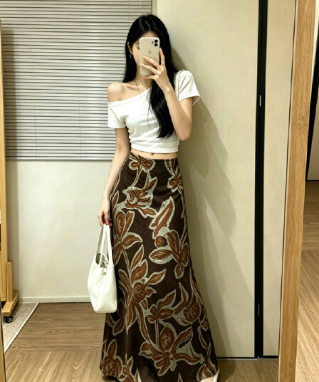 슬림해 보이는 키 큰 남자 여름 새로운 프랑스식 레트로 예술 센스 꽃무늬 반신 스커트 길이 연장 하이웨이스트 한 마디 쉬폰 스커트