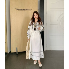 批发波西米亚度假风重工刺绣灯笼袖连衣裙女春<b class='q'>秋</b>绑带收腰显瘦过膝长裙