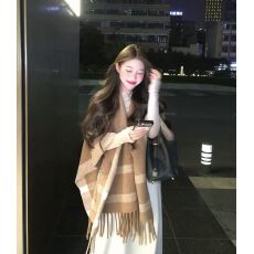 批发<b class='q'>实拍</b>实价 秋冬季高级撞色披肩女外搭旅游2026新款大围巾披风斗篷