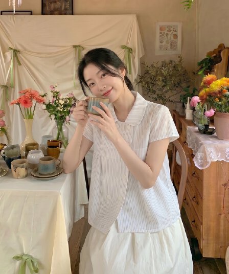 실사 정가 화이트 스트라이프 반팔 여성 셔츠 여름 새로운 문예 레트로 작은 키 이중 버튼 맨위