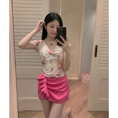 批发实拍实价 甜辣妹套装碎花蕾丝v领T恤上衣女+高腰包臀短裙两件套