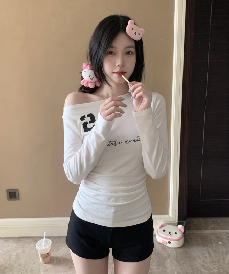 실사 정가 화이트 보트넥 긴팔 티셔츠 이른 가을 핫걸 프린트 맨위 여성