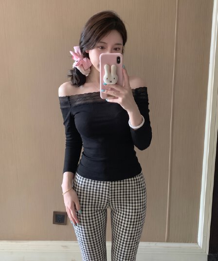 실사 정가 오프숄더 레이스 조각 긴팔 티셔츠 여성 오프숄더 몸매 가꾸기 슬림해 보이는 품격 만나는 맨위