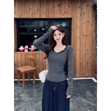 批发实拍蕾丝拼接设计感长袖T恤斜裁条纹修身显瘦胖MM<b class='q'>秋</b>季百搭长袖女