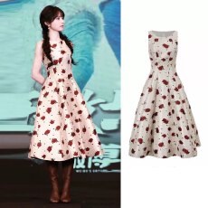 批发田曦薇同款玫瑰碎花无袖<b class='q'>连衣裙</b>复古法式长裙收腰大摆A字裙子春夏