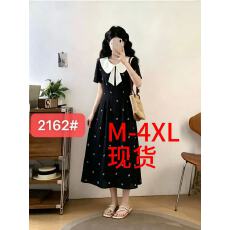批发<b class='q'>大码</b>女装夏季新款娃娃领连衣裙收腰法式小黑裙胖MM