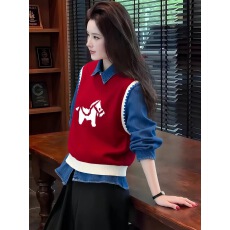 批发红色马年提花外搭叠穿针织<b class='q'>马甲</b>背心女2025秋冬季新年穿搭绝美上衣