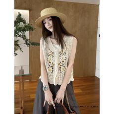 批发2026春夏新款复古气质高级感<b class='q'>镂空</b>刺绣短款无袖针织背心