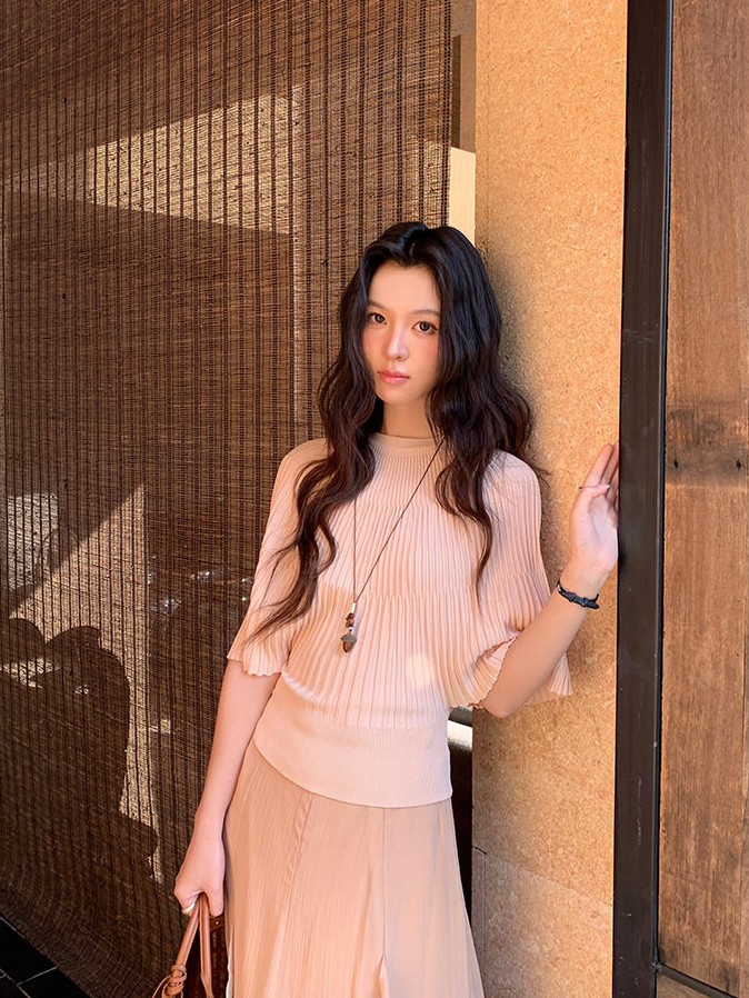 프랑스식 망토 숄 배트윙 소매 핑크색 라운드 넥 얼음 실크 반팔 니트 스웨터 여성 여름 디자인 센스 작은 대중 맨위