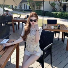 批发XUAN璇璇D家蝴蝶马海毛重工刺绣蝴蝶圆领短袖毛衣