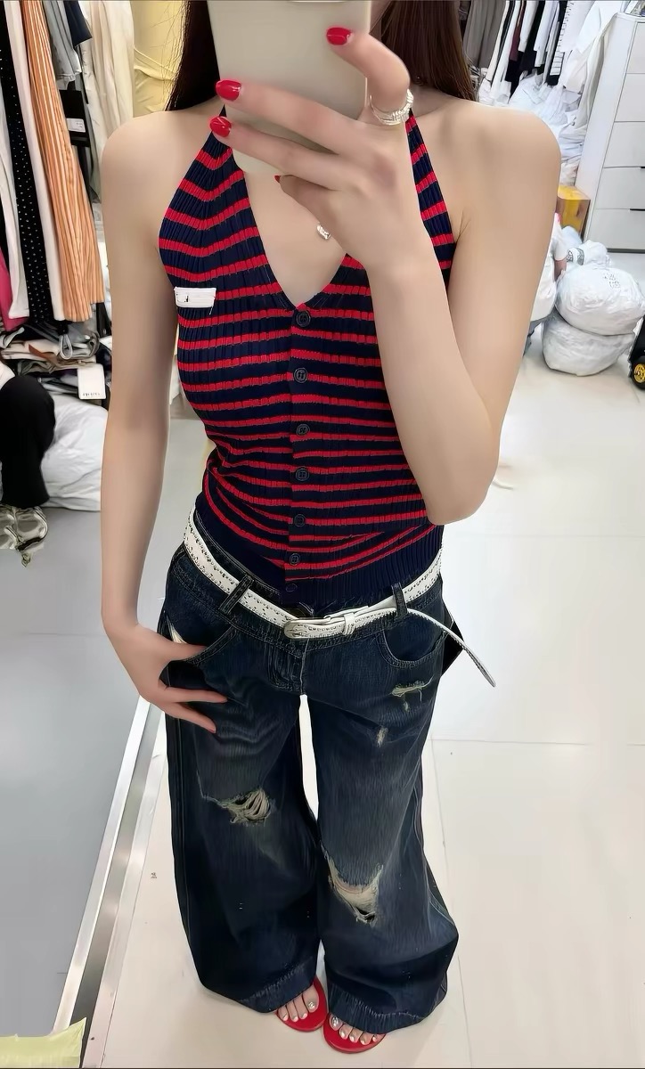 momo 행침 목 스트라이프 니트 조끼 여성 2026 여름 새로운 막대기 표준 디자인 센스 몸매 가꾸기 슬림해 보이는 슬립 맨위