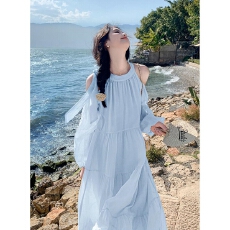 批发超仙绝美露肩别致海边度假长裙女春秋新款温柔风气质甜美连衣裙夏