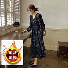 批发2026冬季加绒<b class='q'>连衣裙</b>女黑色碎花显瘦<b class='q'>高端</b>精致赫本风长裙