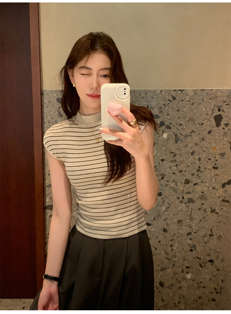 원본 품질 반하이넥 스트라이프 반팔 니트 스웨터 여성 여름 새로운 품격 몸매 가꾸기 슬림해 보이는 쇼트 스타일 티셔츠 맨위