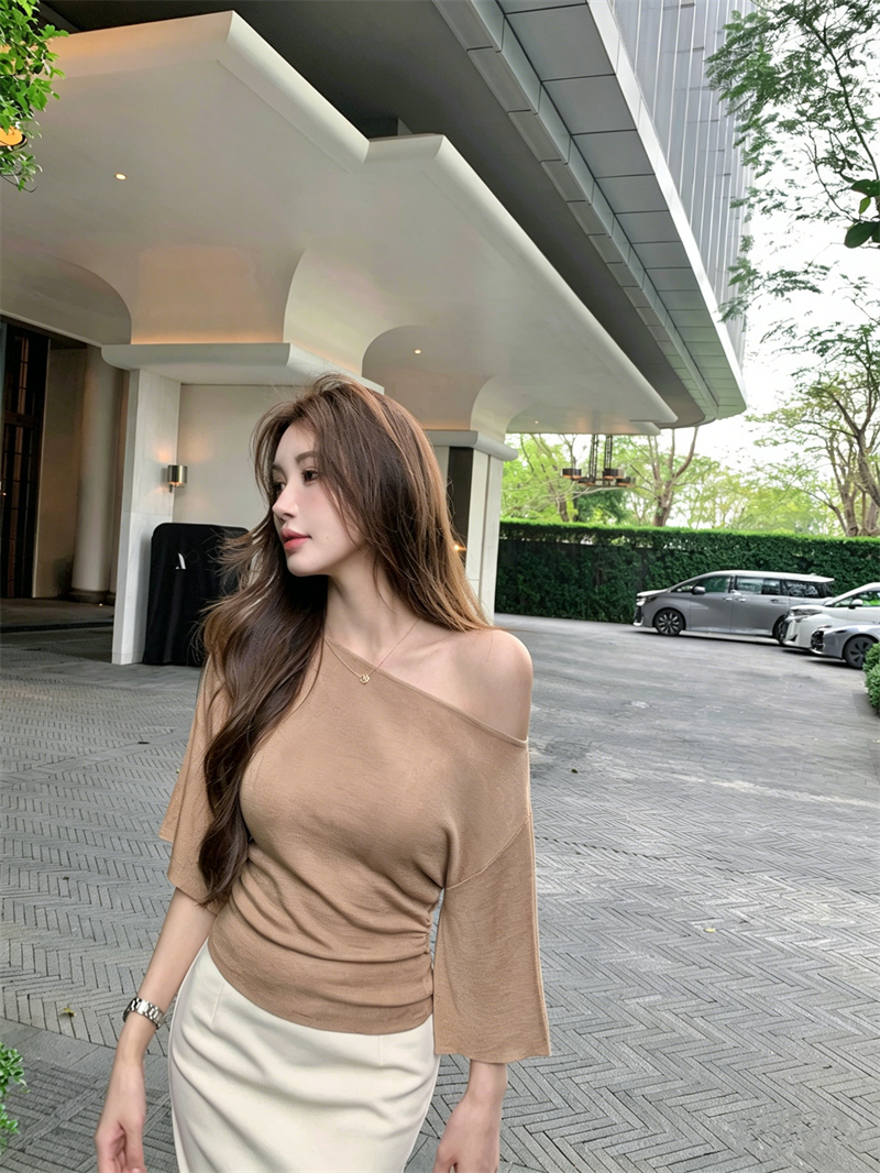 100 라이 경기 서울 한국 스타일 배트윙 소매 니트 스웨터 티셔츠 여성 여름 비스듬한 어깨 꼬집기 허리 넓은 소매 품격 맨위