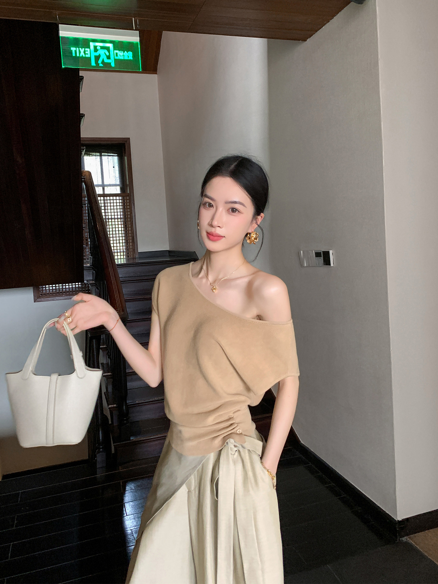 성분 100 라이 경기 서울 작은 대중 디자인 센스 비스듬한 어깨 반팔 니트 스웨터 여성 몸매 가꾸기 품격 맨위