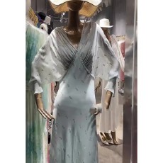 批发不晚茶歇法式气质高级感小香风蓝色<b class='q'>连衣裙</b>夏季女装小众设计感裙子